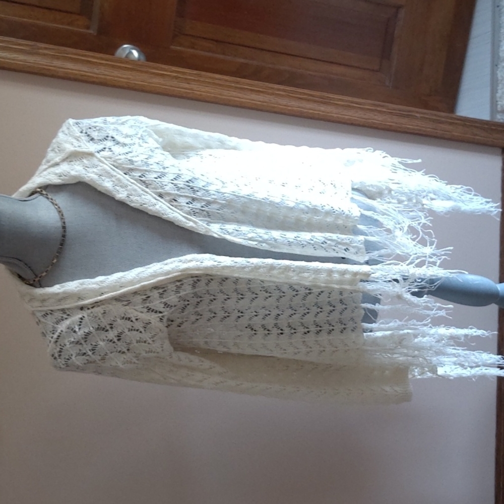 Patterned decorative shall sweater